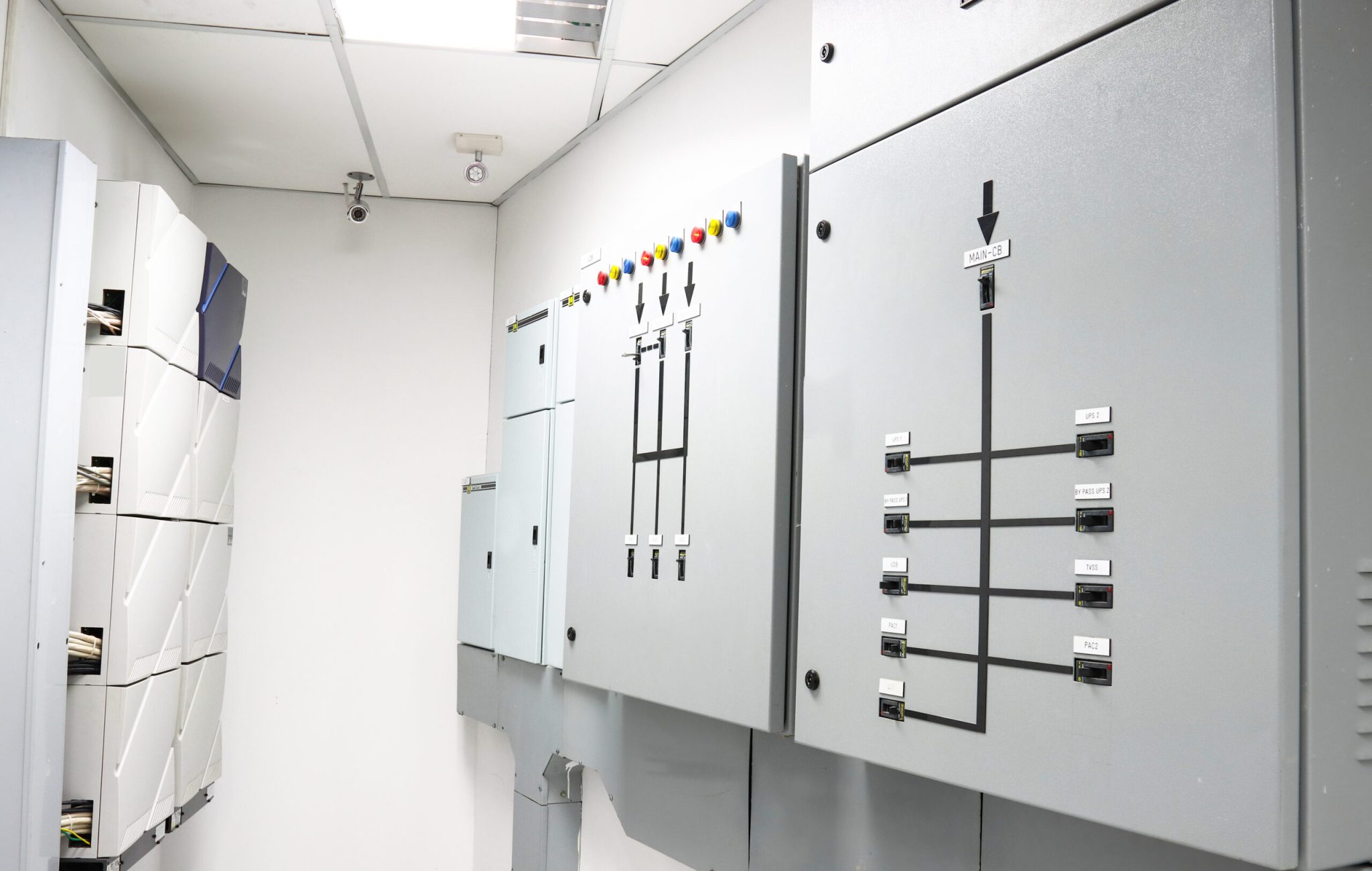 Main Distribution Board Control the power failure from the building switch panel of power plant. Control UPS Indoor High Voltage Vacuum DC Circuit Breaker